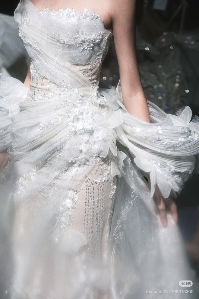 &ldquo;M&atilde;&rdquo; Đ&aacute;o Th&agrave;nh C&ocirc;ng: Thời trang Việt Nam đang phi nước đại tr&ecirc;n những đại lộ lớn nhất thế giới- Ảnh 12.