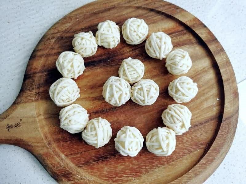 Món ăn giòn tan đưa vị lại đẹp mắt và cực hợp trong bữa cơm ngày Tết với thông điệp tròn đầy sung túc - Ảnh 4. Món ăn giòn tan đưa vị lại đẹp mắt và cực hợp trong bữa cơm ngày Tết với thông điệp tròn đầy sung túc - Ảnh 4.