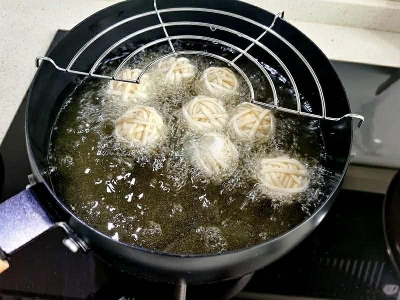 Món ăn giòn tan đưa vị lại đẹp mắt và cực hợp trong bữa cơm ngày Tết với thông điệp tròn đầy sung túc - Ảnh 5. Món ăn giòn tan đưa vị lại đẹp mắt và cực hợp trong bữa cơm ngày Tết với thông điệp tròn đầy sung túc - Ảnh 5.