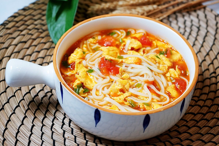 Mùng 2 Tết ngon miệng với 3 công thức nấu mì may mắn cho năm mới 2026 - Ảnh 7. Mùng 2 Tết ngon miệng với 3 công thức nấu mì may mắn cho năm mới 2026 - Ảnh 7.