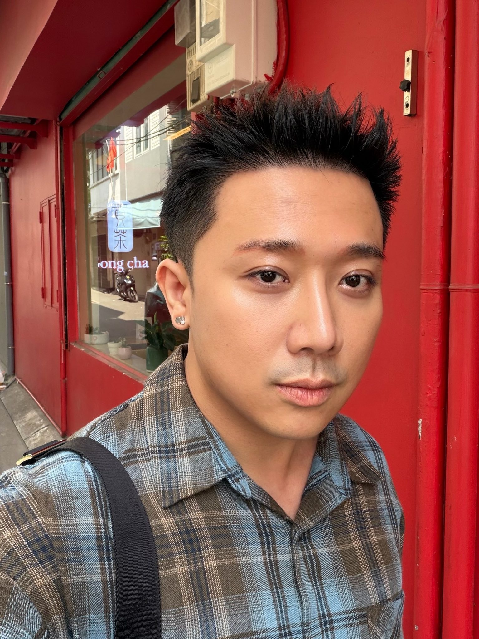 Trấn Th&agrave;nh vướng tranh dữ dội khi viết lời ch&uacute;c khiến LyLy su&yacute;t kh&oacute;c, Quốc Anh sượng tr&acirc;n- Ảnh 9.