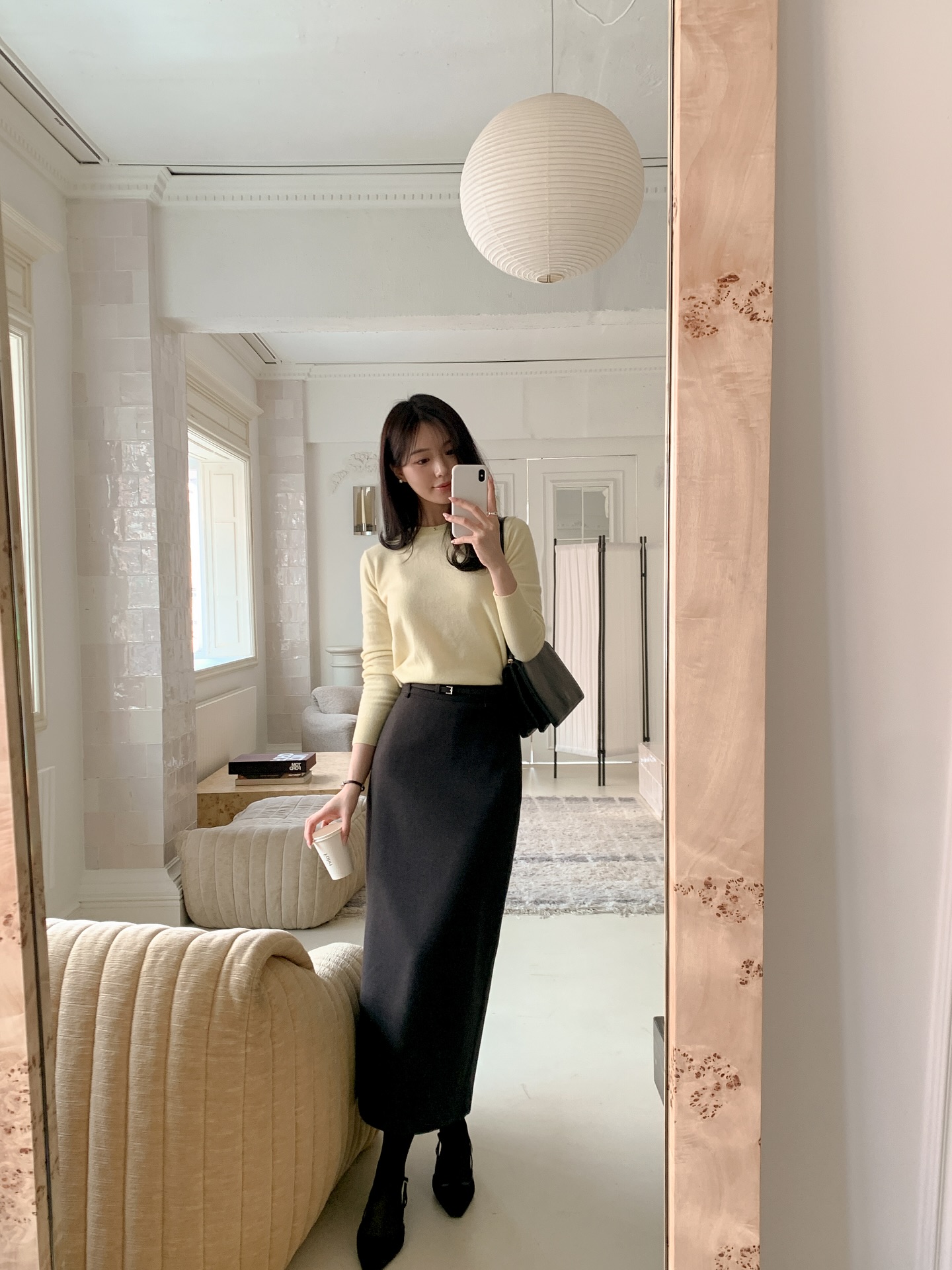 Chân váy suông Tết 2026: Xu hướng thời trang tôn dáng , thanh lịch cho ngày đầu năm - Ảnh 8. Chân váy suông Tết 2026: Xu hướng thời trang tôn dáng , thanh lịch cho ngày đầu năm - Ảnh 8.