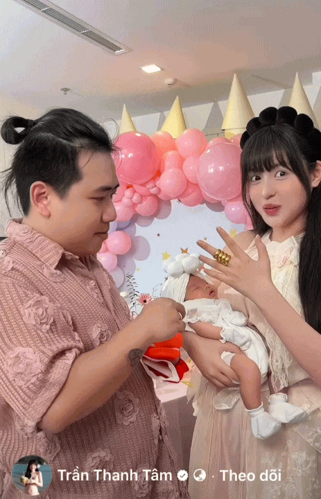 Cận cảnh màn lì xì "đầy mùi tiền" của con gái "hotgirl trứng rán": 4 cây vàng trong ngày mùng 1 Tết, sương sương gần tỷ bạc chứ mấy đâu! - Ảnh 7.