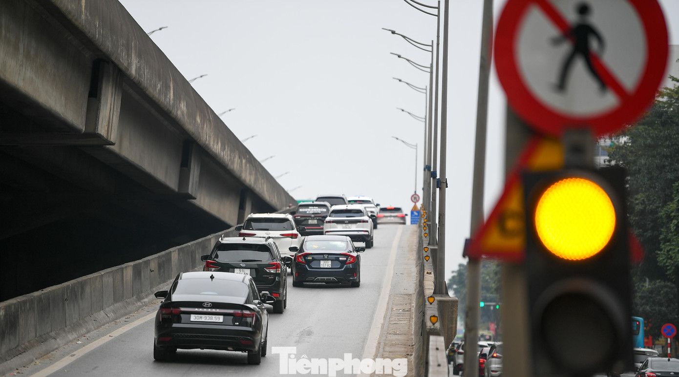 H&agrave; Nội m&ugrave;ng 2 Tết 2026: &Ugrave;n tắc giao th&ocirc;ng tại cửa ng&otilde; ph&iacute;a Nam - Ảnh 9.