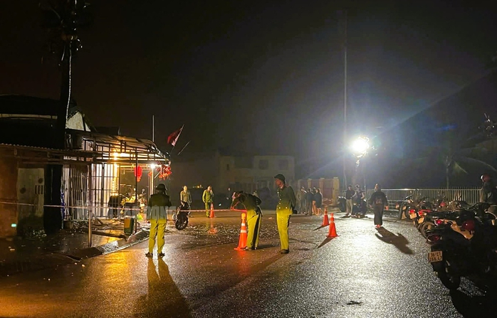 Nghi &aacute;n em rể n&eacute;m m&igrave;n v&agrave;o nh&agrave; anh vợ ng&agrave;y 2 Tết, 11 người nhập viện cấp cứu - Ảnh 1.