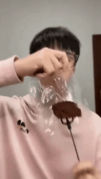 Khó tin: Giới trẻ thời nay cuồng giảm cân tới mức chỉ nhai nilon mà sống- Ảnh 4. Khó tin: Giới trẻ thời nay cuồng giảm cân tới mức chỉ nhai nilon mà sống- Ảnh 4.