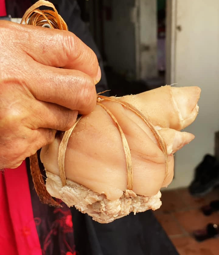 Cỗ khao l&atilde;o l&agrave;ng Diệc: Trải nghiệm c&aacute; ch&eacute;p nằm v&otilde;ng độc đ&aacute;o tại Hưng Y&ecirc;n - Ảnh 7.