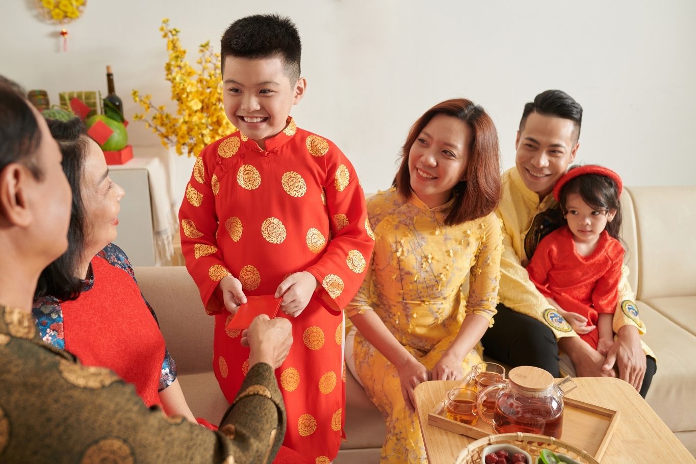 Cha mẹ EQ cao sẽ kh&ocirc;ng n&oacute;i với con 4 c&acirc;u n&agrave;y khi nhận l&igrave; x&igrave; - Ảnh 2.