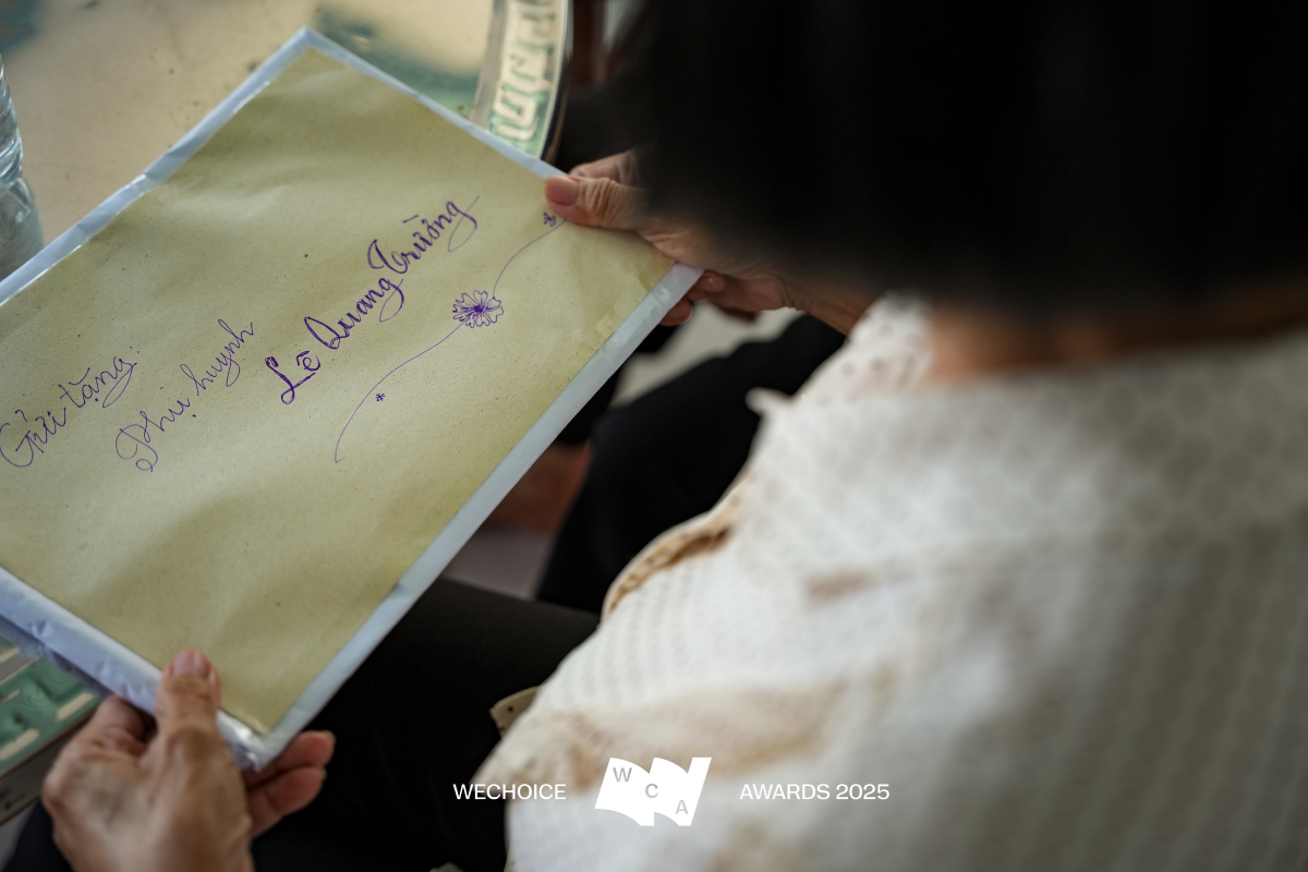 C&ocirc; gi&aacute;o Phấn - Người gom giữ kỷ vật cho những đứa trẻ kh&ocirc;ng c&ograve;n ở lại với thế gian- Ảnh 10.