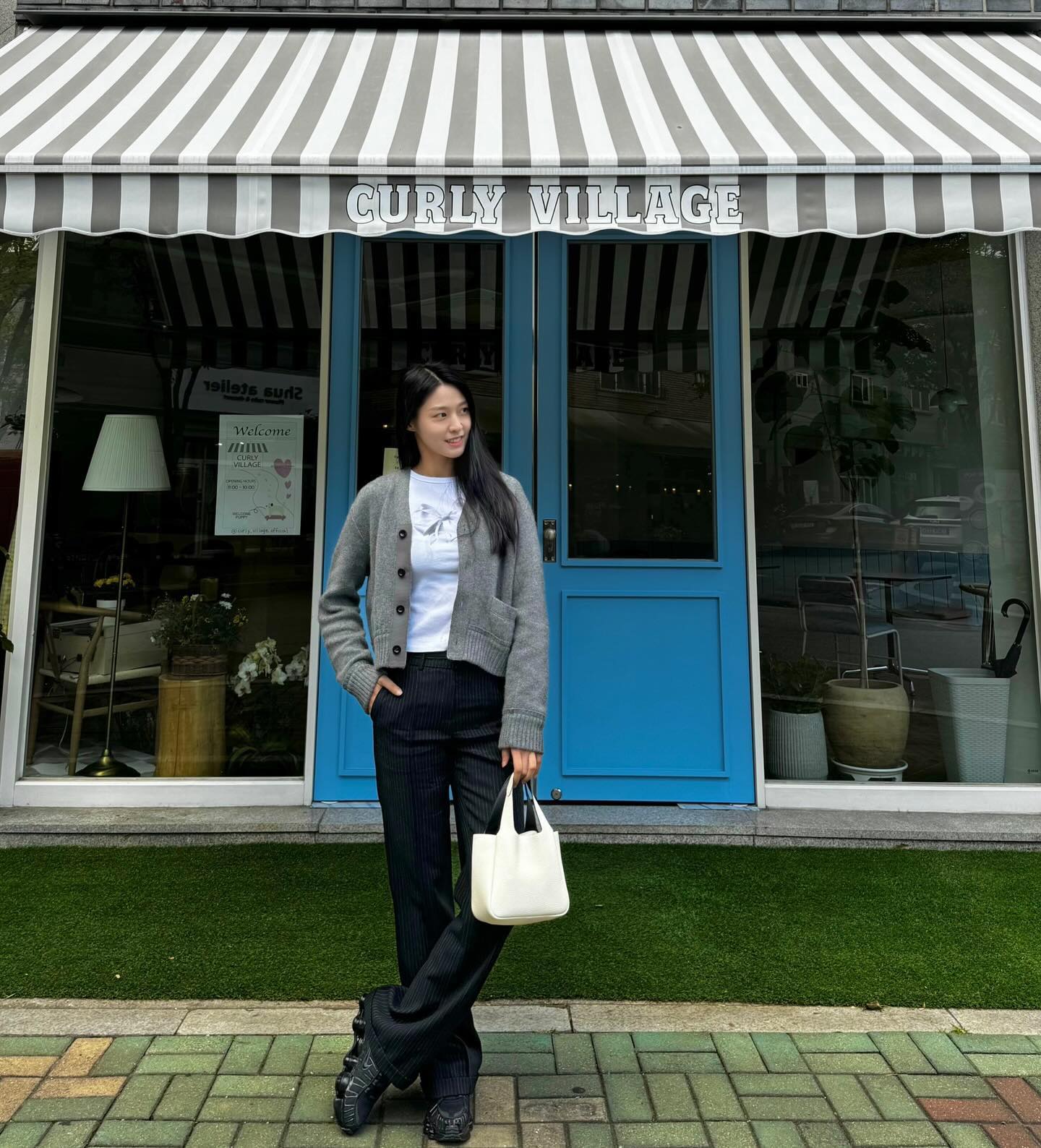 Mỹ nữ Seolhyun v&agrave; phong c&aacute;ch thời trang đẹp như thi&ecirc;n thần trong Slowly And Intensely - Ảnh 9.