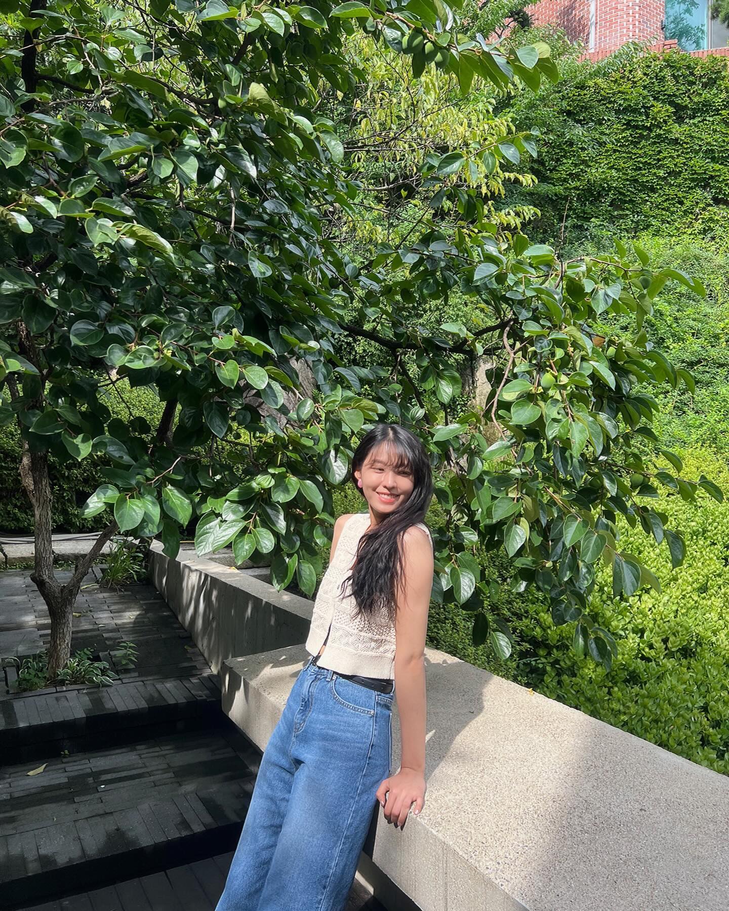 Mỹ nữ Seolhyun v&agrave; phong c&aacute;ch thời trang đẹp như thi&ecirc;n thần trong Slowly And Intensely - Ảnh 17.