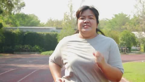 Ngoài 40 tuổi, giảm mỡ khó gấp đôi? Sự thật hay là bạn chỉ đang giảm sai cách: Cách thông minh để giảm mỡ trong 1 tháng ở tuổi trung niên - Ảnh 1.