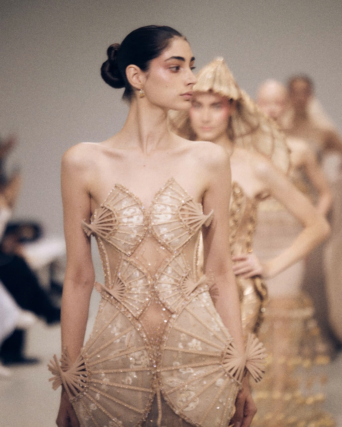 Dresscode WeChoice Awards 2025: Để thời trang của người Việt viết tiếp c&acirc;u chuyện Việt Nam- Ảnh 2.