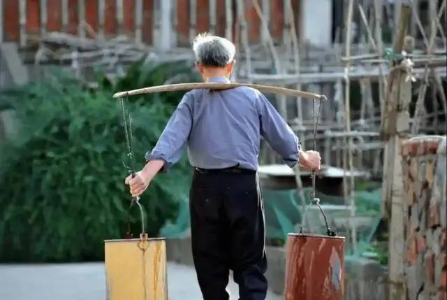 Người tr&ecirc;n 60 tuổi th&agrave; ở nh&agrave; ngủ c&ograve;n hơn l&agrave; l&agrave;m 4 điều n&agrave;y thường xuy&ecirc;n, c&agrave;ng l&agrave;m c&agrave;ng hại th&acirc;n- Ảnh 4.