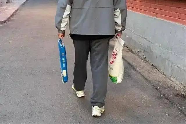 Người tr&ecirc;n 60 tuổi th&agrave; ở nh&agrave; ngủ c&ograve;n hơn l&agrave; l&agrave;m 4 điều n&agrave;y thường xuy&ecirc;n, c&agrave;ng l&agrave;m c&agrave;ng hại th&acirc;n- Ảnh 5.