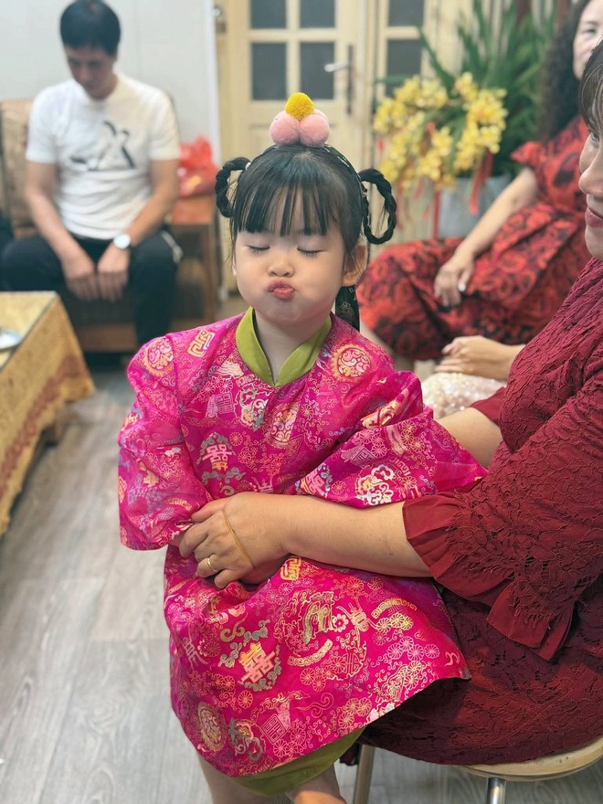 &Aacute;i nữ Đỗ Mỹ Linh đ&uacute;ng chất tiểu thư 