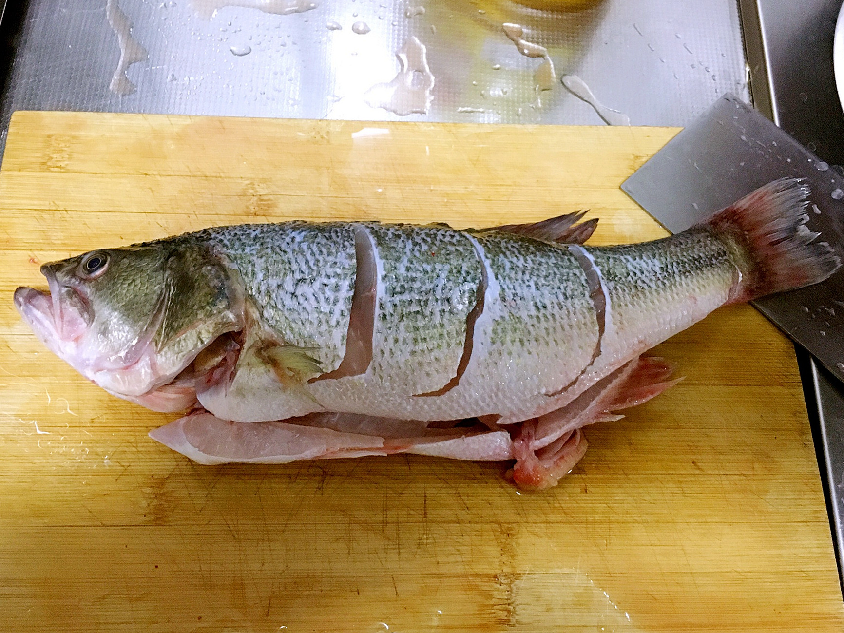 B&iacute; quyết để cắt v&agrave; tẩm ướp cho m&oacute;n c&aacute; hấp l&agrave; g&igrave;? M&aacute;ch bạn c&ocirc;ng thức si&ecirc;u ngon v&agrave; chuẩn vị - Ảnh 2.