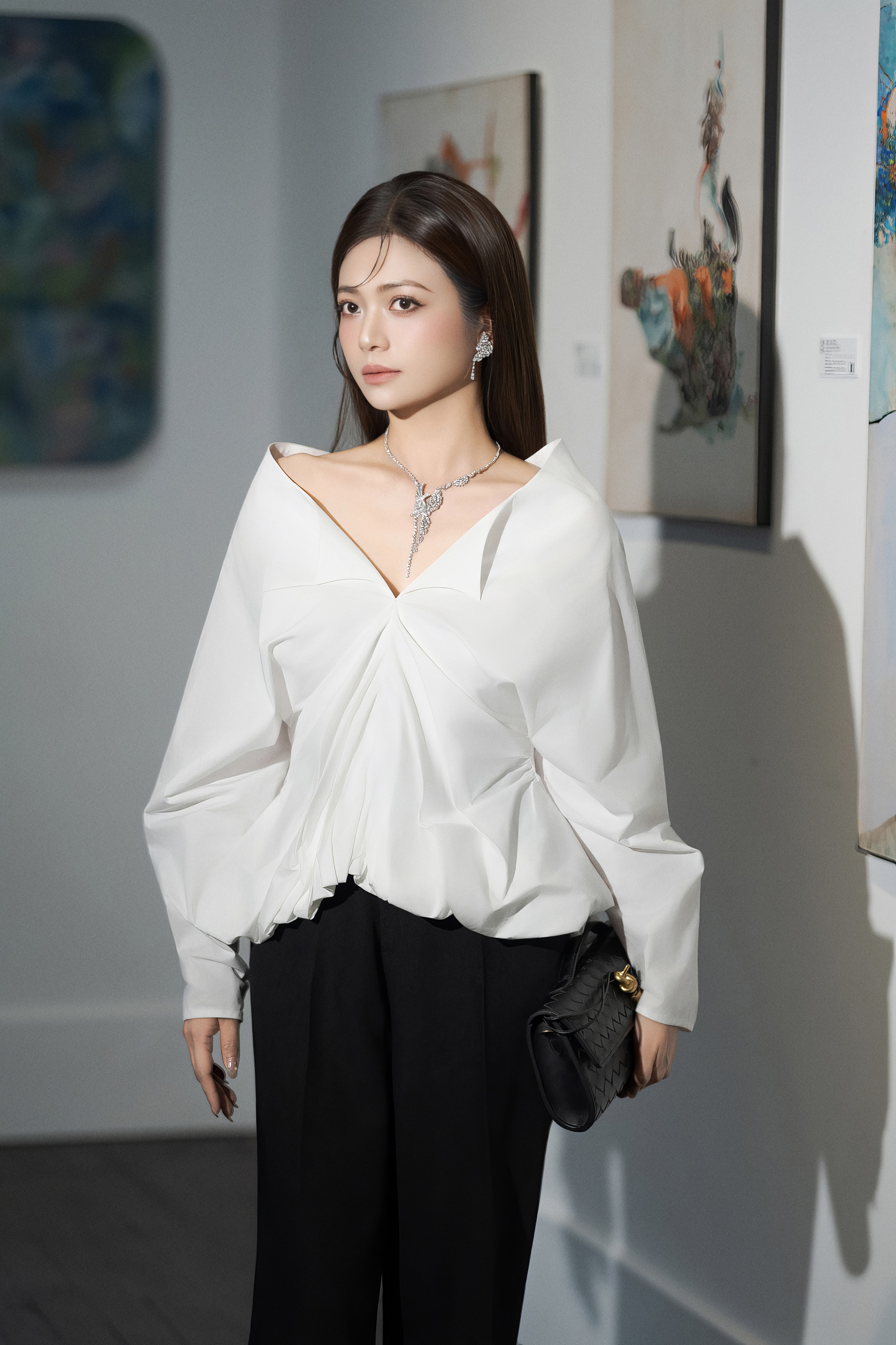 Kiều Anh v&agrave; những thước lụa kể c&acirc;u chuyện của một người phụ nữ đủ 