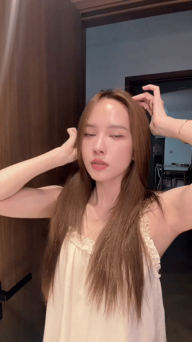 Mỹ nh&acirc;n quay lưng bước đi để lộ suối t&oacute;c dưới nắng, netizen khen hết lời- Ảnh 4.