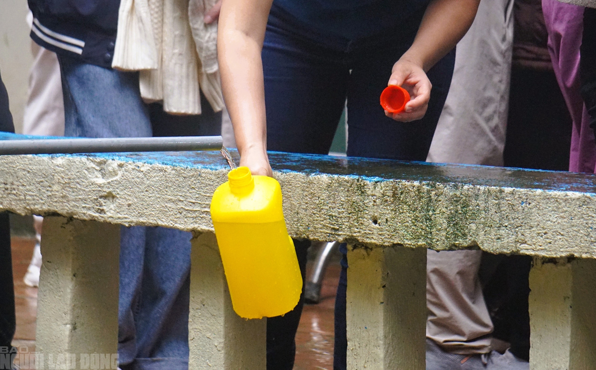 H&agrave;ng vạn du kh&aacute;ch đổ về ng&ocirc;i đền thi&ecirc;ng dưới ch&acirc;n n&uacute;i Nưa xin 