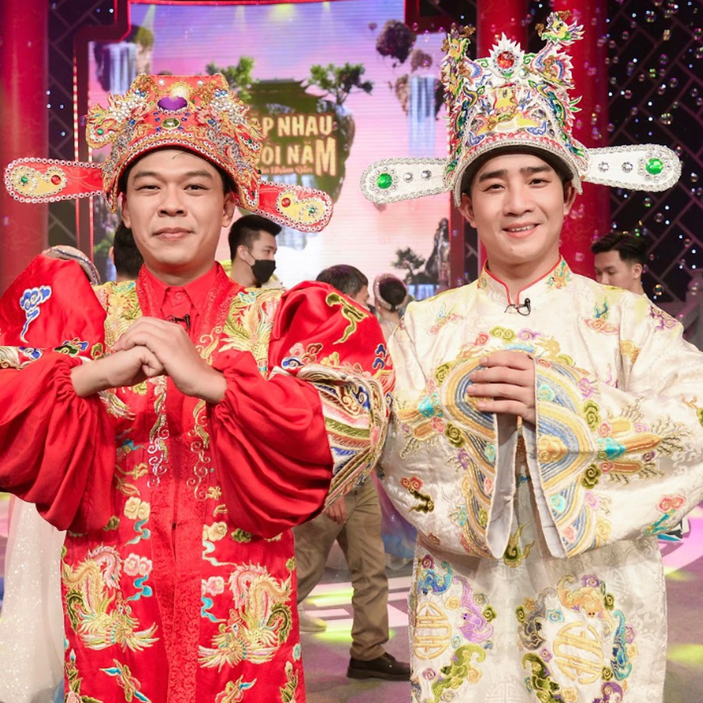 H&ocirc;n nh&acirc;n vi&ecirc;n m&atilde;n của Đỗ Duy Nam v&agrave; Ngọc Anh trong Giời Ơi ! M&igrave;nh Đi Đ&acirc;u Thế - Ảnh 2.