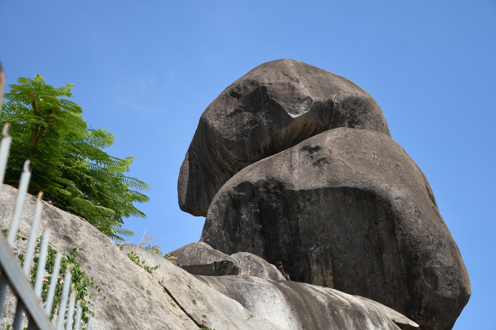 Độc lạ kỳ quan &ldquo;Đ&aacute; Ba Chồng