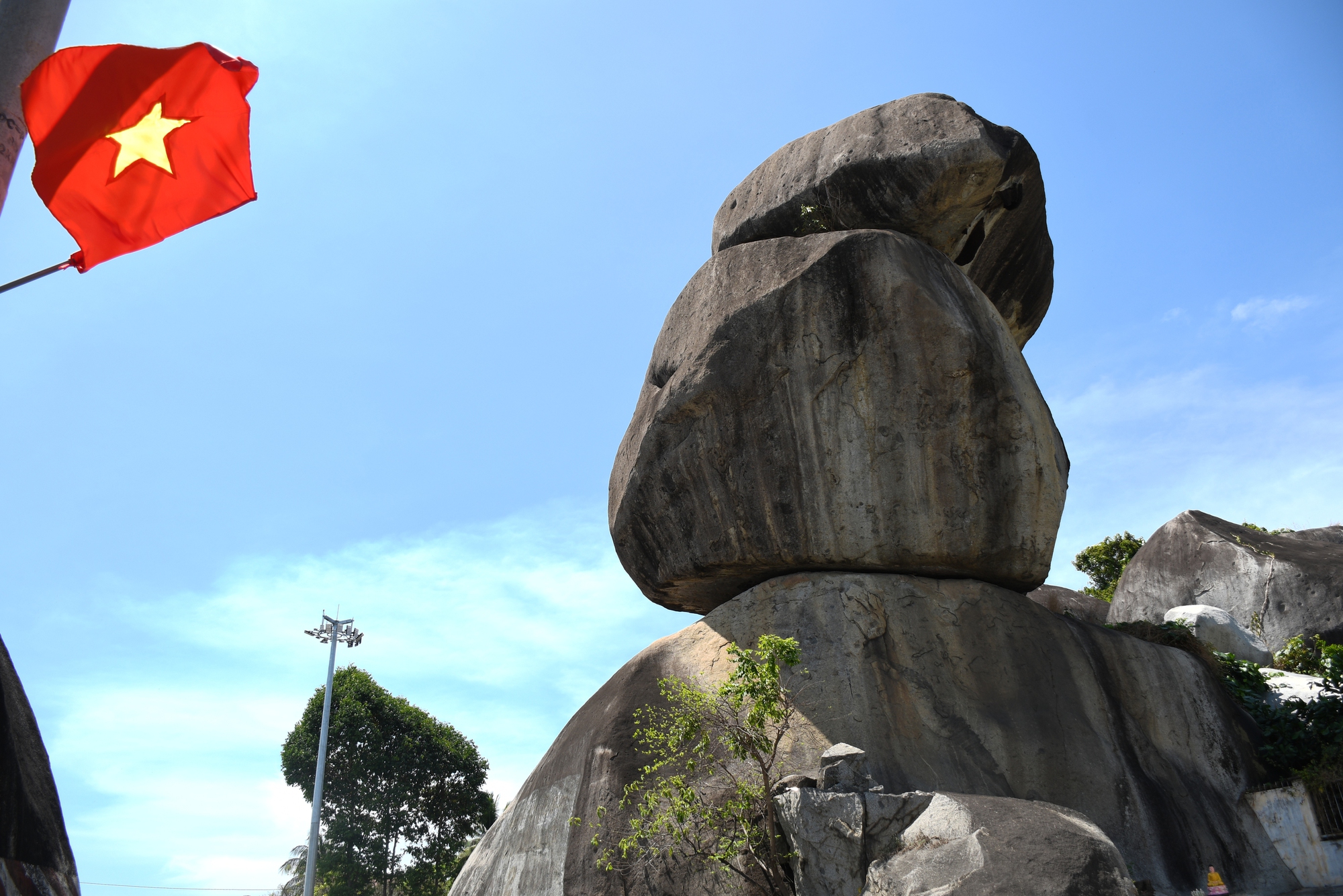 Độc lạ kỳ quan &ldquo;Đ&aacute; Ba Chồng