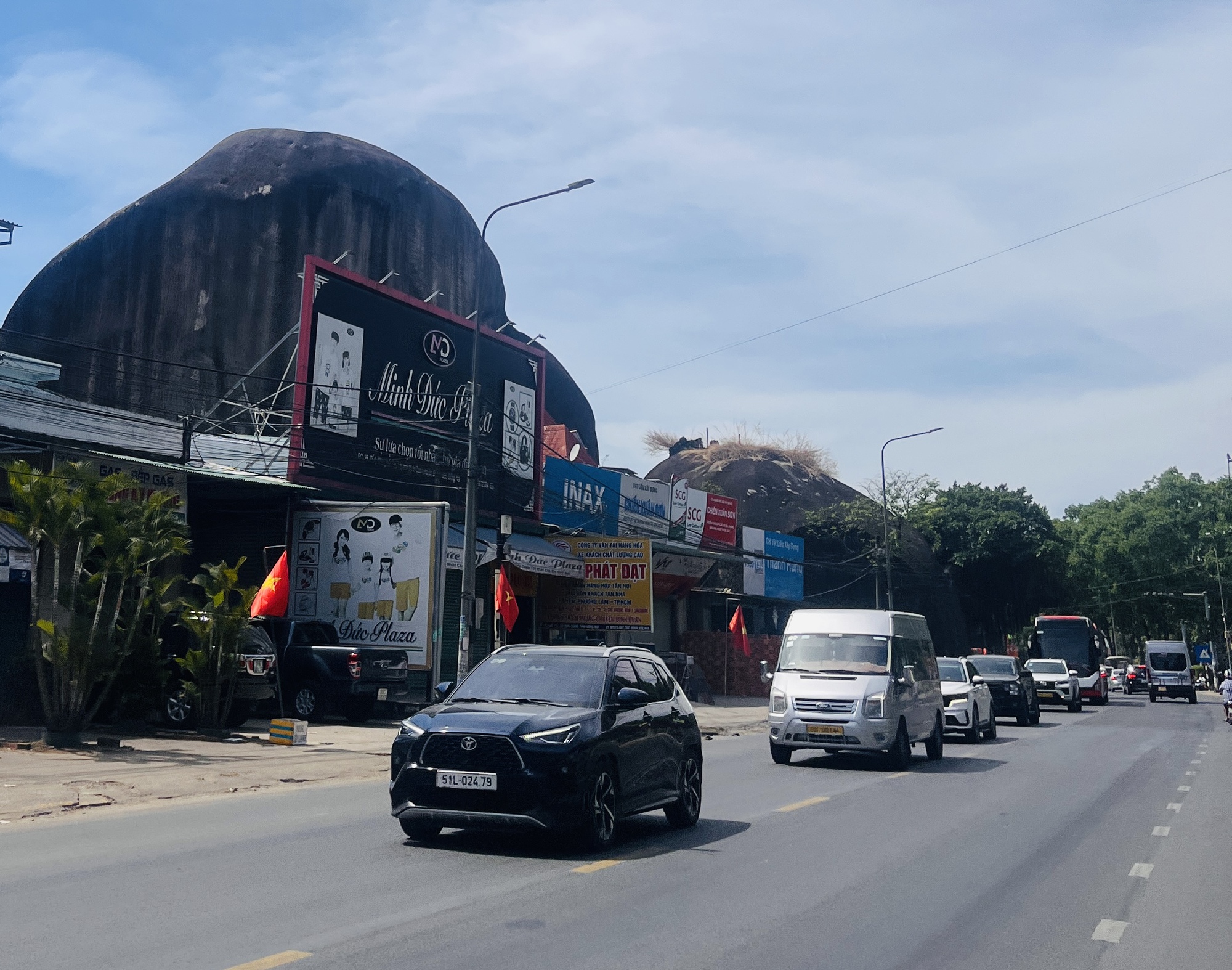 Độc lạ kỳ quan &ldquo;Đ&aacute; Ba Chồng