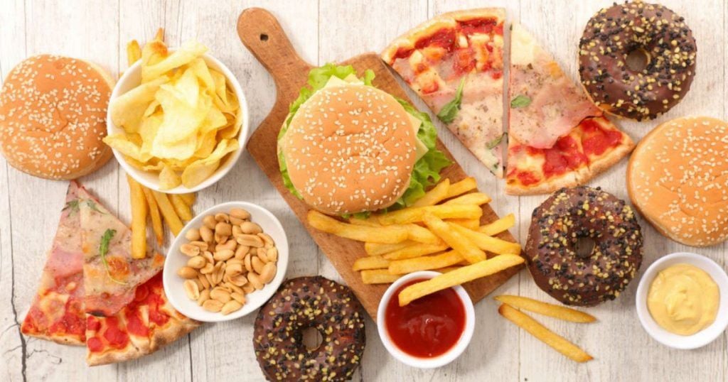 Cao huyết áp đừng chỉ sợ muối: Loại thực phẩm này còn âm thầm phá hủy mạch máu nguy hiểm hơn - Ảnh 3.