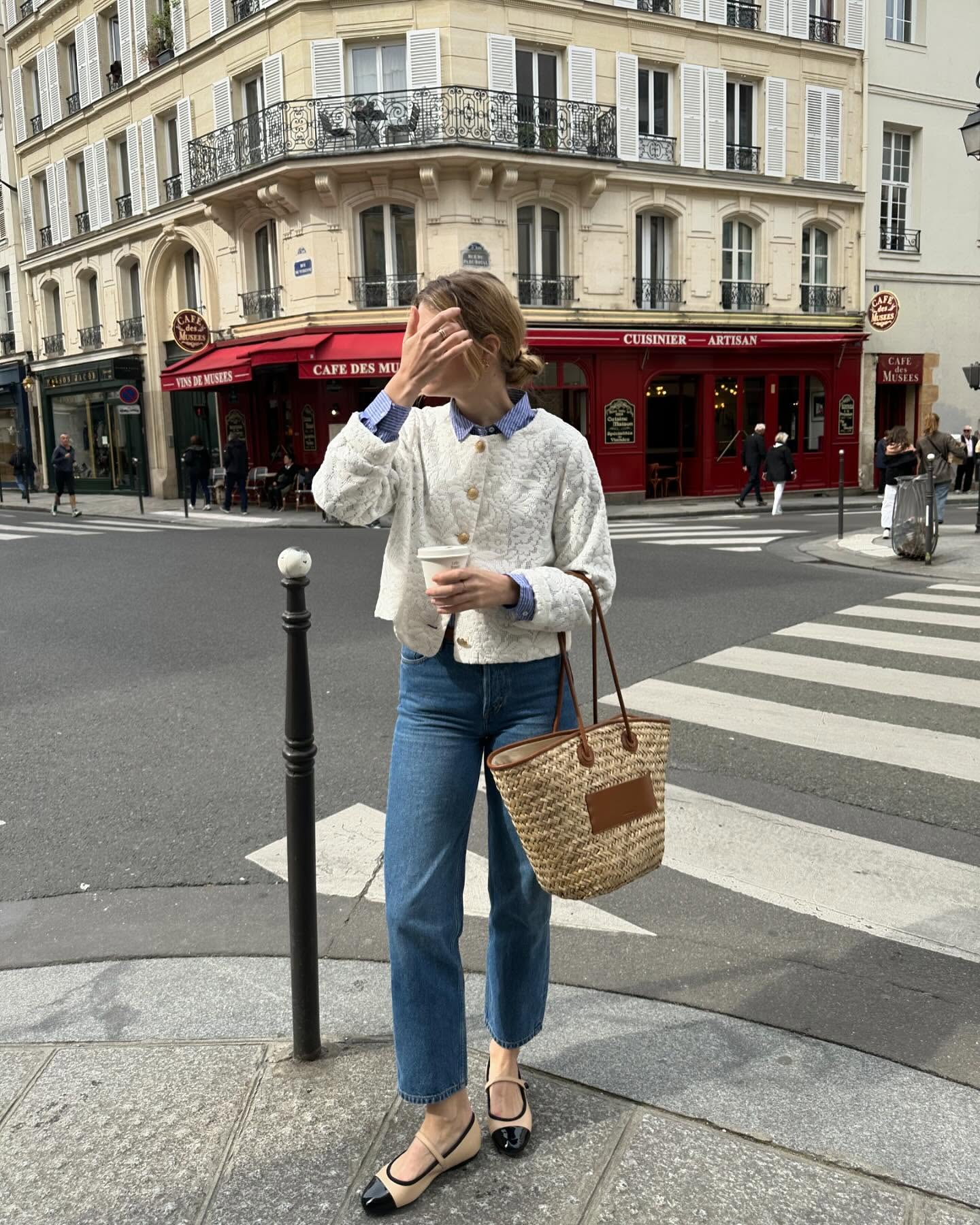 Xây dựng phong cách Phụ nữ Pháp với 5 item không thể thiếu năm 2026 - Ảnh 5. Xây dựng phong cách Phụ nữ Pháp với 5 item không thể thiếu năm 2026 - Ảnh 5.