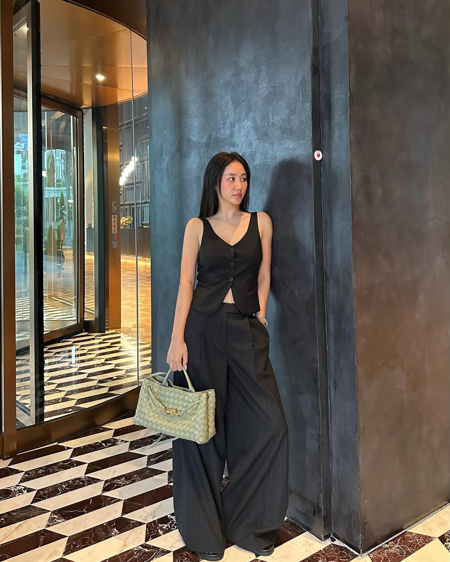 Văn Mai Hương tự tin với style basic nhưng vẫn nổi bật trong năm 2026 - Ảnh 3. Văn Mai Hương tự tin với style basic nhưng vẫn nổi bật trong năm 2026 - Ảnh 3.