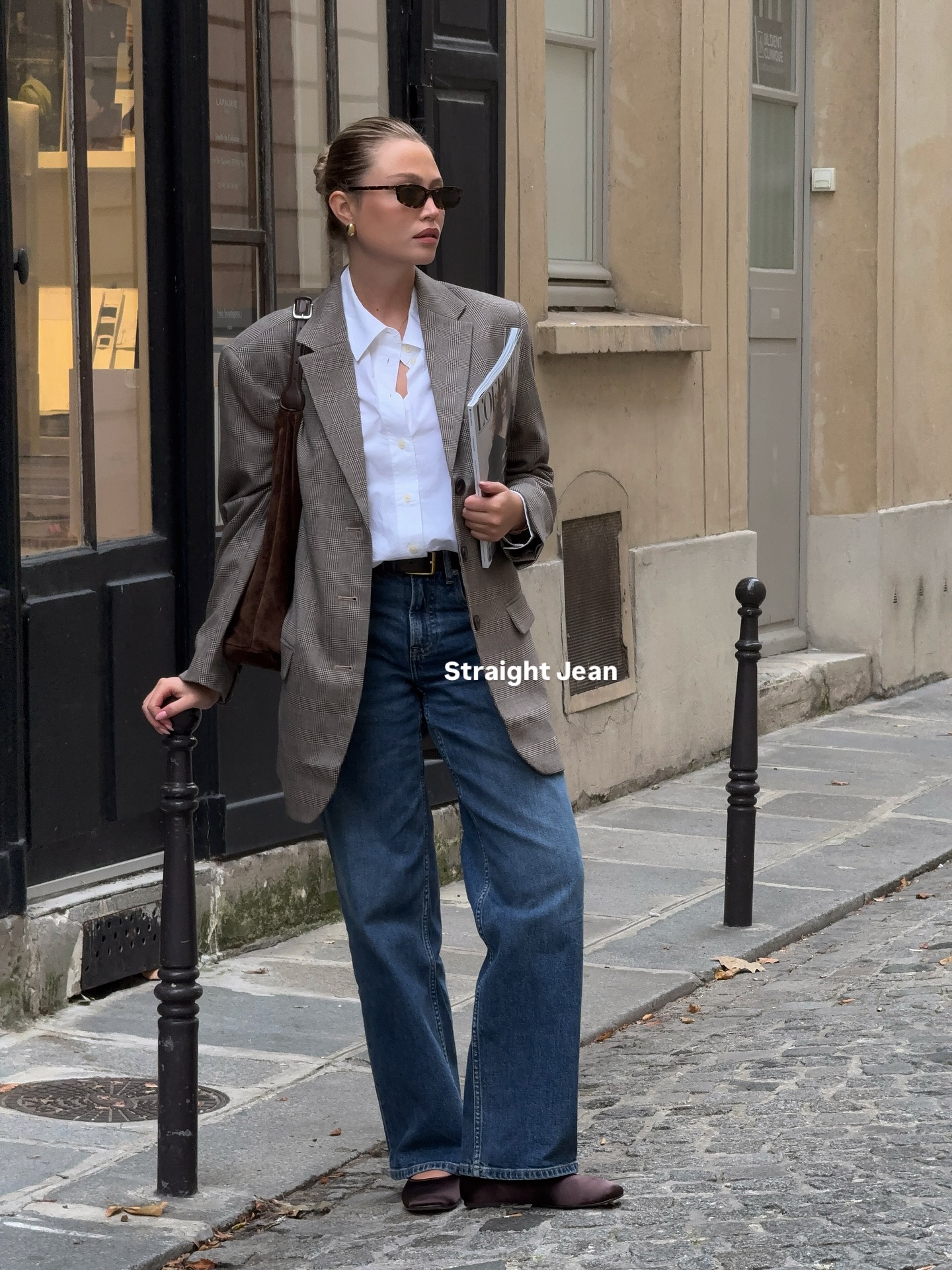 Xây dựng phong cách Phụ nữ Pháp với 5 item không thể thiếu năm 2026 - Ảnh 9. Xây dựng phong cách Phụ nữ Pháp với 5 item không thể thiếu năm 2026 - Ảnh 9.