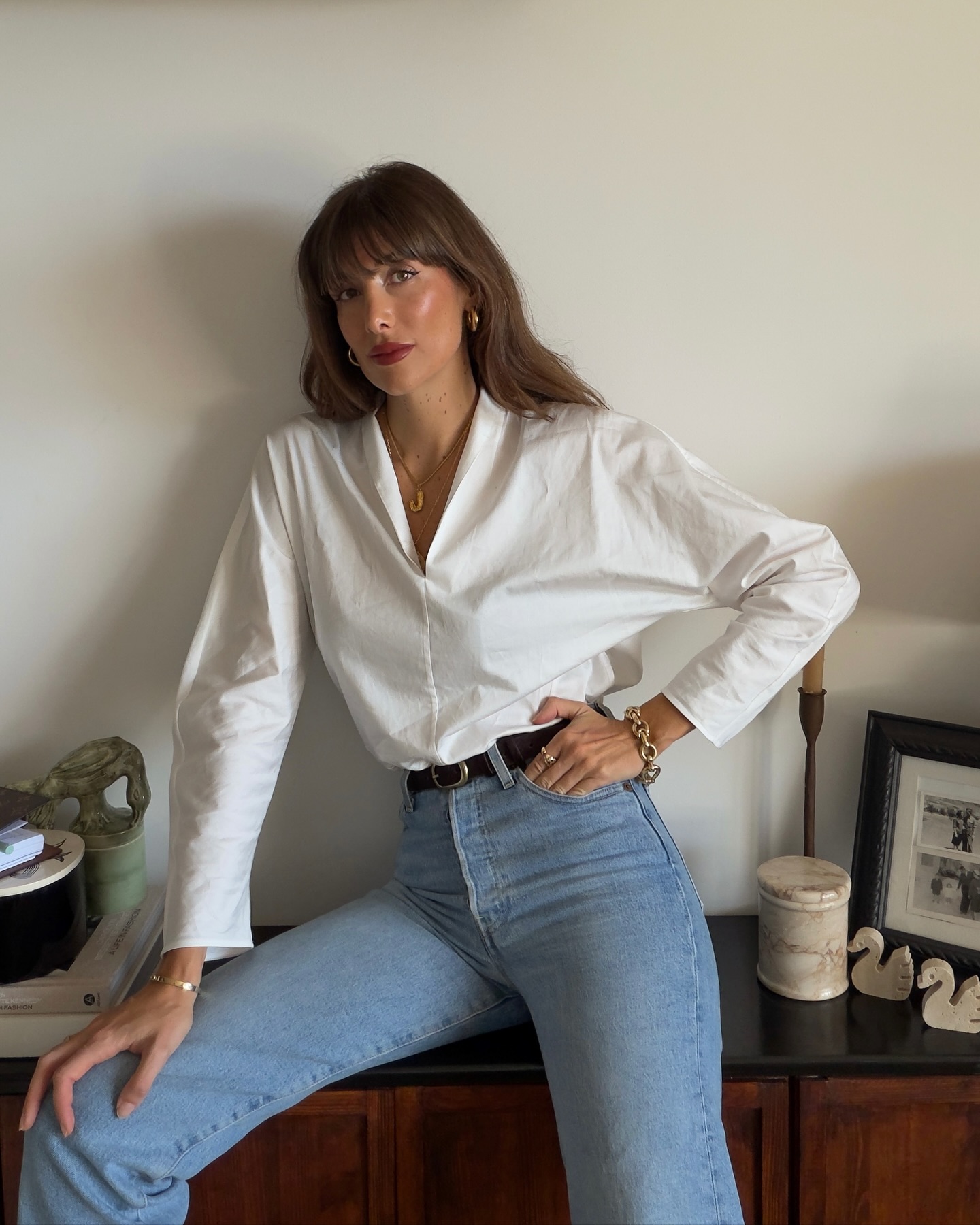 Xây dựng phong cách Phụ nữ Pháp với 5 item không thể thiếu năm 2026 - Ảnh 10. Xây dựng phong cách Phụ nữ Pháp với 5 item không thể thiếu năm 2026 - Ảnh 10.