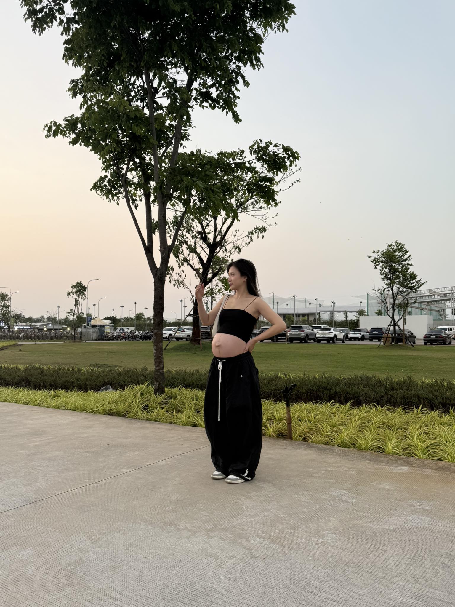 Từ hot girl mặt mộc đến mẹ bỉm d&aacute;ng xịn: Tr&acirc;m Anh chưa l&uacute;c n&agrave;o hết slay - Ảnh 4.