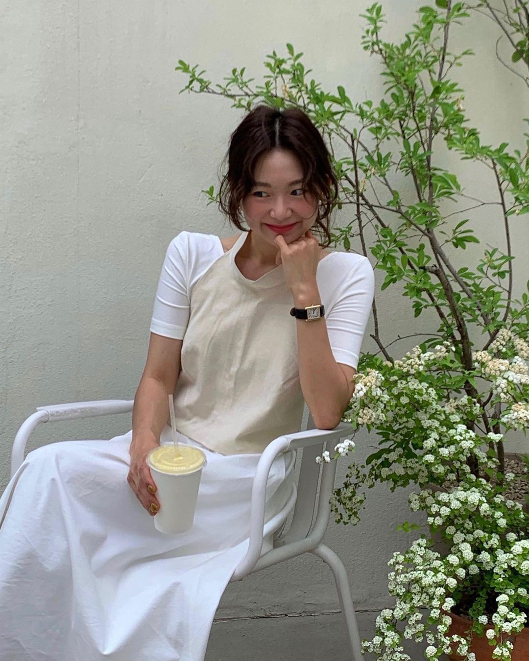 6 năm sống tối giản, t&ocirc;i gần như ngừng mua sắm bốc đồng: 4 c&aacute;ch gi&uacute;p tủ đồ gọn lại, v&iacute; tiền d&agrave;y hơn - Ảnh 2.