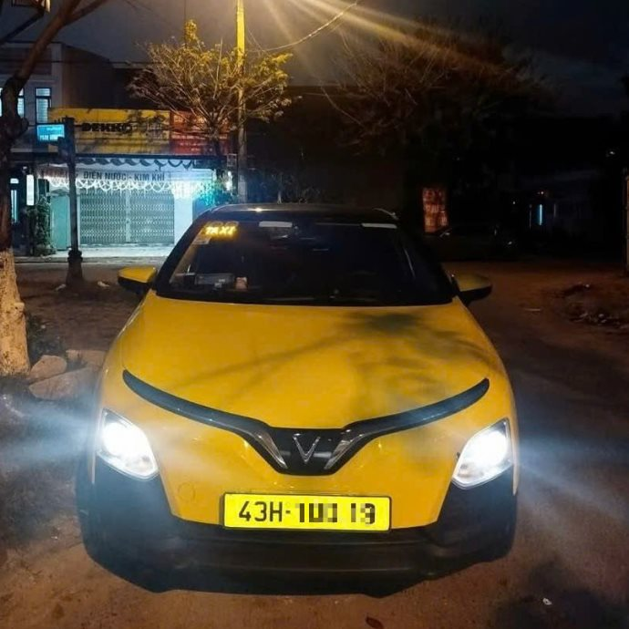 T&agrave;i xế taxi trả lại 10 triệu đồng cho kh&aacute;ch chuyển khoản nhầm tại Đ&agrave; Nẵng - Ảnh 1.