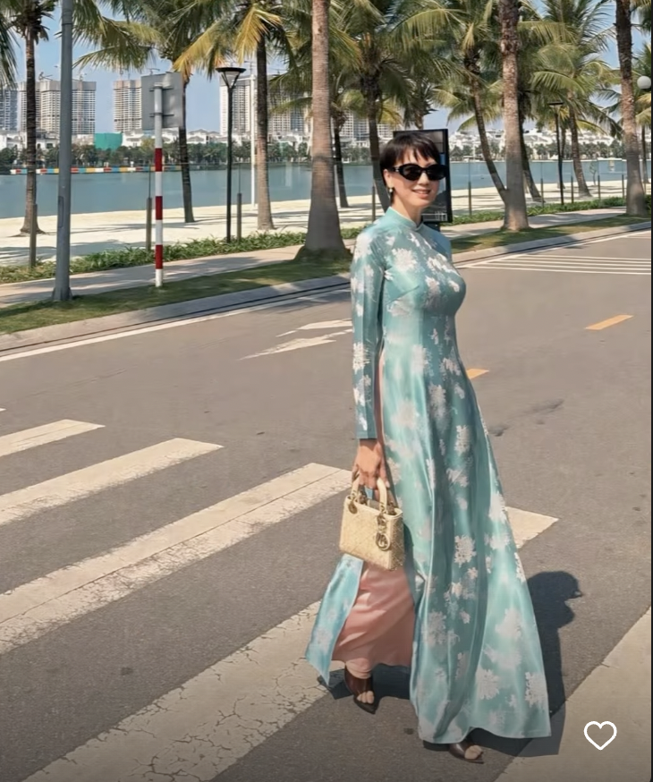 Văn Hậu du xu&acirc;n c&ugrave;ng nh&agrave; vợ, mẹ Do&atilde;n Hải My g&acirc;y sốt v&igrave; visual trẻ đẹp, một ch&iacute;n một mười với con  - Ảnh 6.