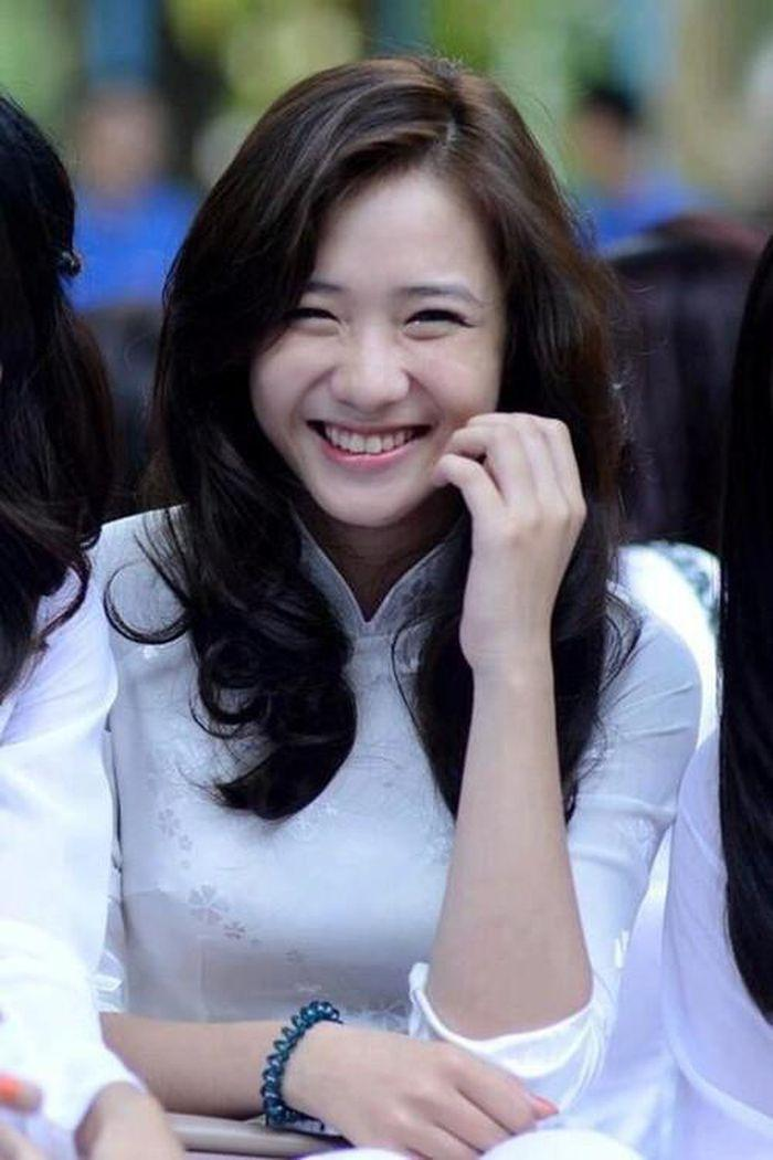 Từ hot girl mặt mộc đến mẹ bỉm d&aacute;ng xịn: Tr&acirc;m Anh chưa l&uacute;c n&agrave;o hết slay - Ảnh 1.