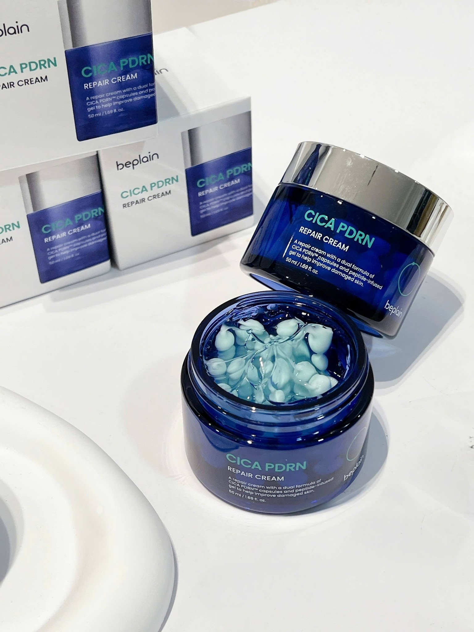 Tắt điện thoại sớm và làm 4 điều này trước khi đi ngủ, làn da của nàng blogger