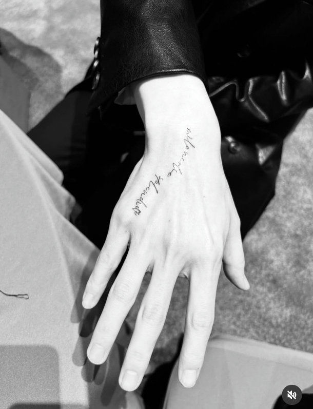 Kh&ocirc;ng thể tin, bộ đ&ocirc;i hot nhất The Art of Sarah hẹn h&ograve; lộ liễu đến thế n&agrave;y sao?- Ảnh 2.