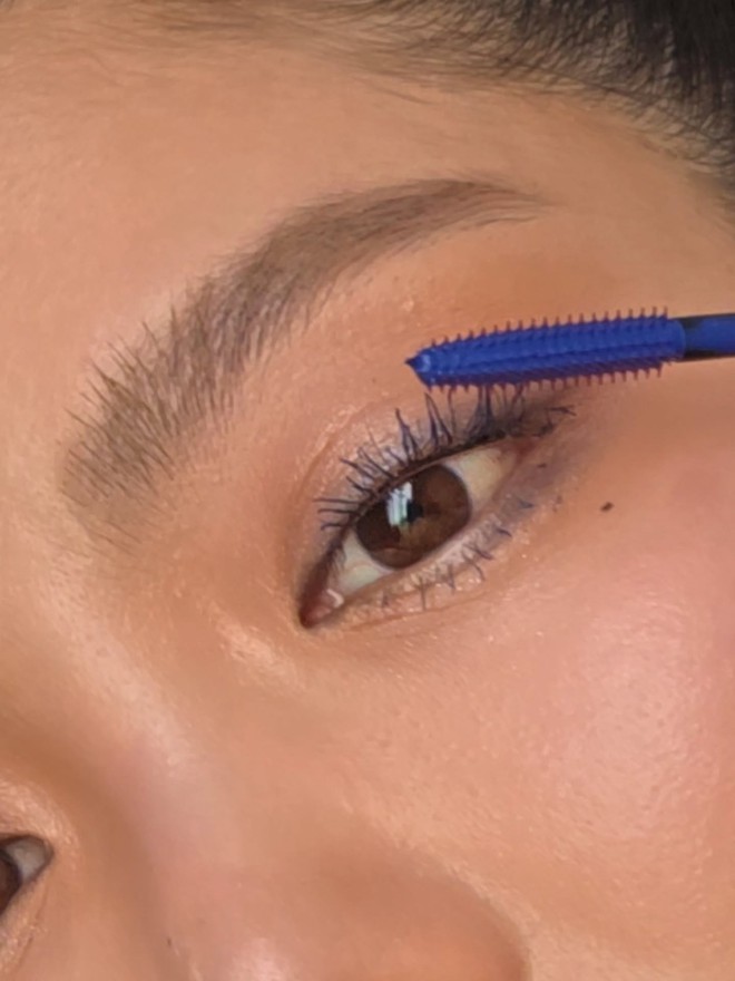 Đầu năm đầu th&aacute;ng, Chanel hot đi&ecirc;n đảo nhờ BST đồ makeup cool chưa từng thấy- Ảnh 9.