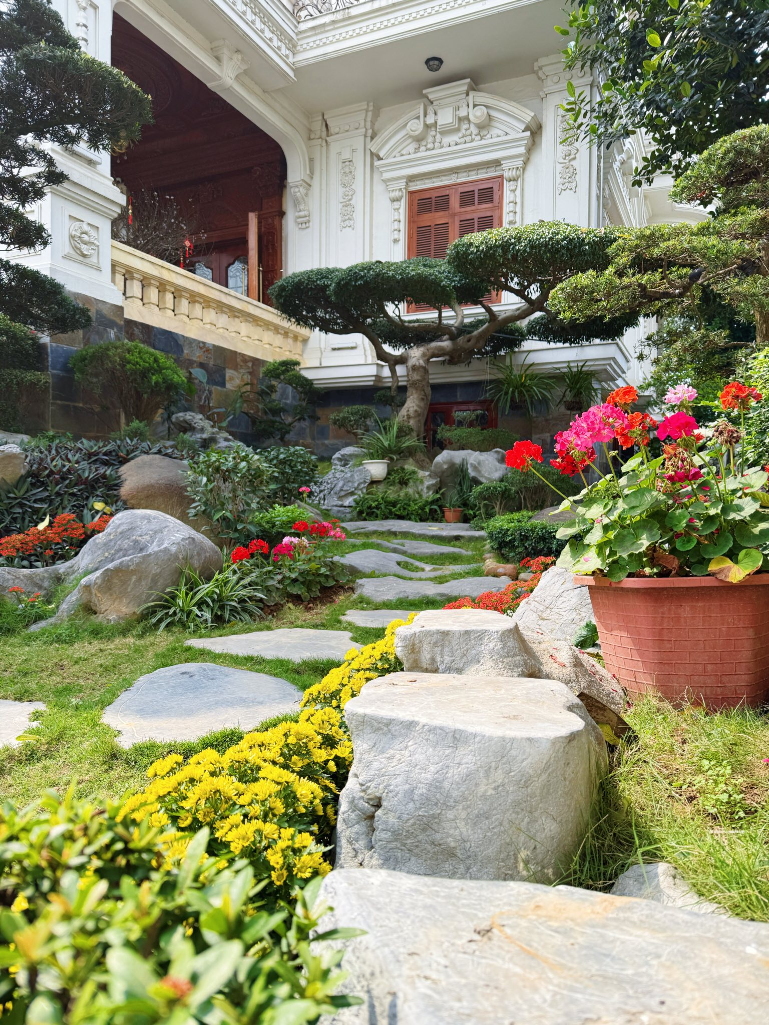 C&acirc;u trả lời chất ngầu của ph&uacute; b&agrave; H&agrave; Nội khi được hỏi 