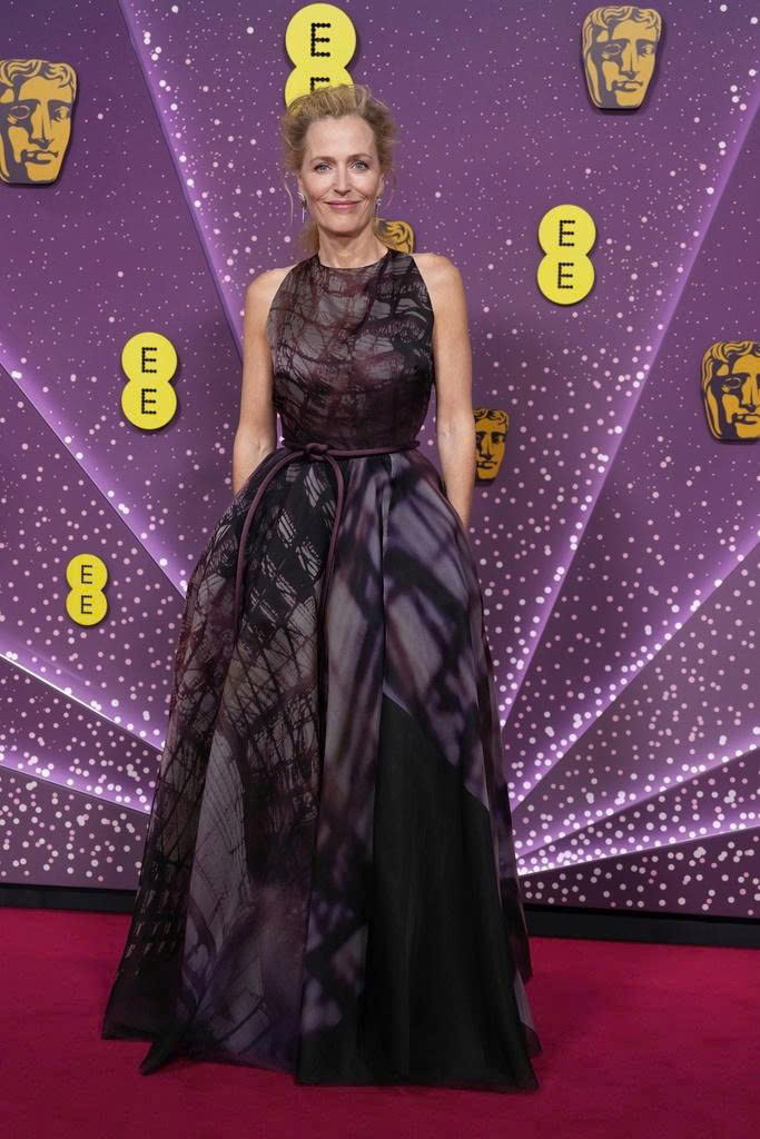 Diễn vi&ecirc;n phim Sex Education v&agrave;o Top mặc đẹp nhất thảm đỏ BAFTA 2026 - Ảnh 4.