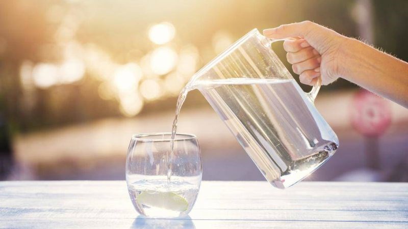 Uống đủ nước vào buổi sáng giúp cơ thể khỏe mạnh