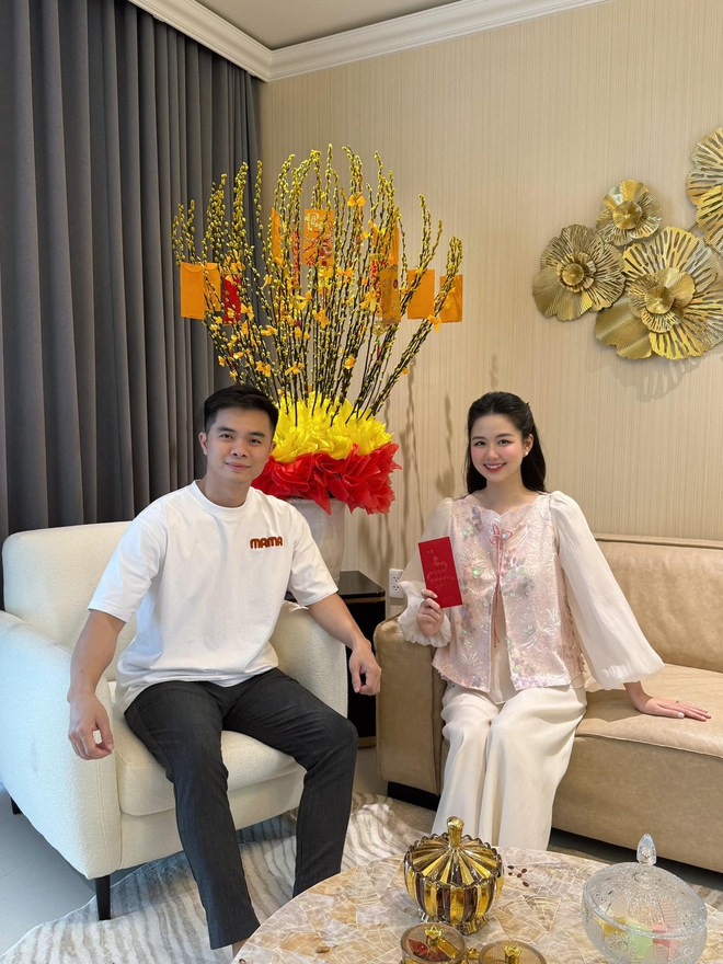 Tứ đại mỹ nhân kết hôn với thiếu gia tiệm vàng, cuộc sống viên mãn - Ảnh 14. Tứ đại mỹ nhân kết hôn với thiếu gia tiệm vàng, cuộc sống viên mãn - Ảnh 14.