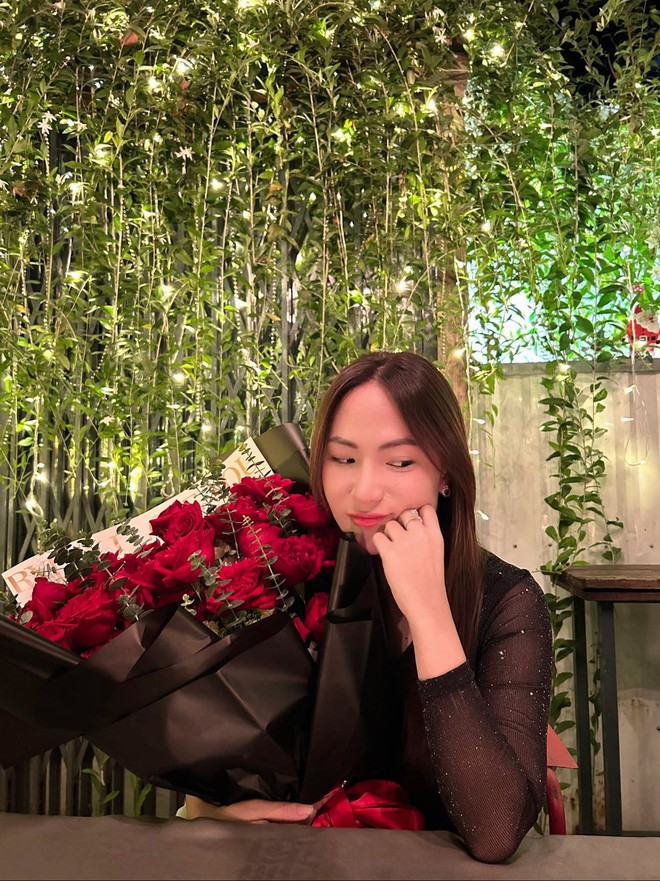 Tứ đại mỹ nhân kết hôn với thiếu gia tiệm vàng, cuộc sống viên mãn - Ảnh 19. Tứ đại mỹ nhân kết hôn với thiếu gia tiệm vàng, cuộc sống viên mãn - Ảnh 19.