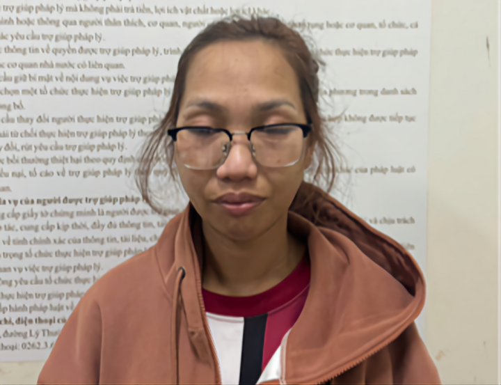 Nữ tạp vụ Đắk Lắk d&ugrave;ng dao tấn c&ocirc;ng chủ nợ v&igrave; sợ lộ chuyện nợ nần - Ảnh 1.