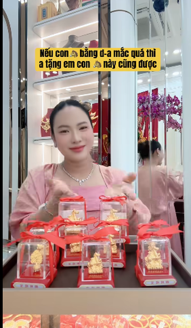 Tứ đại mỹ nhân kết hôn với thiếu gia tiệm vàng, cuộc sống viên mãn - Ảnh 17. Tứ đại mỹ nhân kết hôn với thiếu gia tiệm vàng, cuộc sống viên mãn - Ảnh 17.