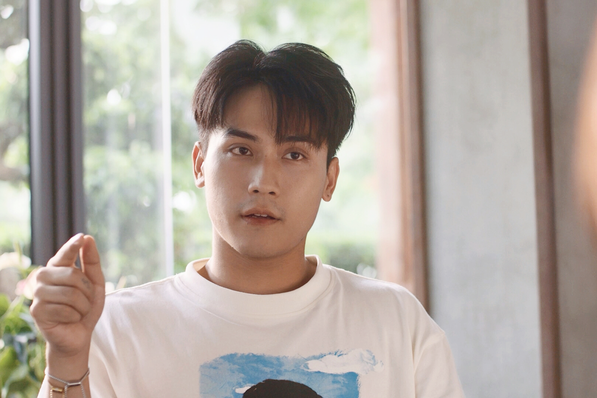 M&agrave;n ảnh Việt c&oacute; 1 phim ng&ocirc;n t&igrave;nh hot đi&ecirc;n l&ecirc;n được: Nam ch&iacute;nh đang nổi như cồn, nữ ch&iacute;nh đ&uacute;ng chuẩn bạch nguyệt quang- Ảnh 5.