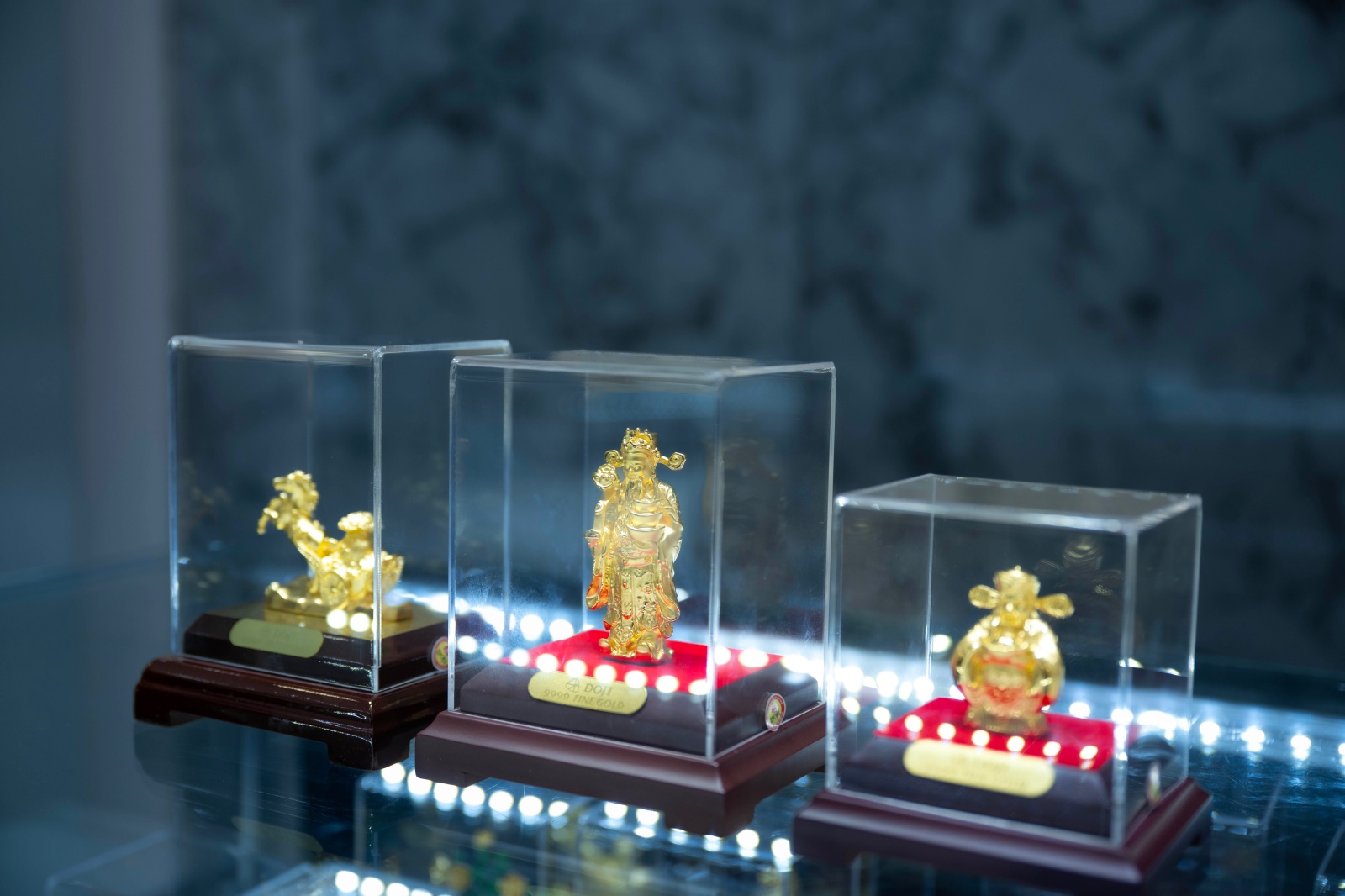 Kh&aacute;ch đội mưa chờ mua v&agrave;ng ng&agrave;y v&iacute;a Thần T&agrave;i tại Trần Nh&acirc;n T&ocirc;ng , H&agrave; Nội - Ảnh 18.